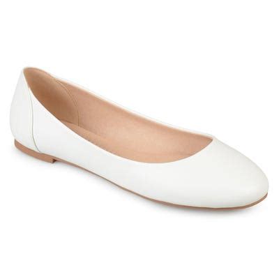 Universal Beauty Of White Flats – stylevane.com