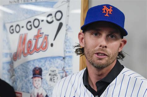 Sports digest: Mets, batting champ Jeff McNeil agree on 4-year deal