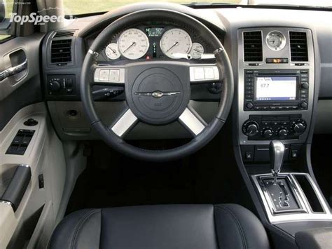 2005 Chrysler 300C SRT8 Review - Top Speed