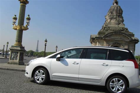 Peugeot 5008 Photos and Specs. Photo: 5008 Peugeot specs and 24 perfect photos of Peugeot 5008