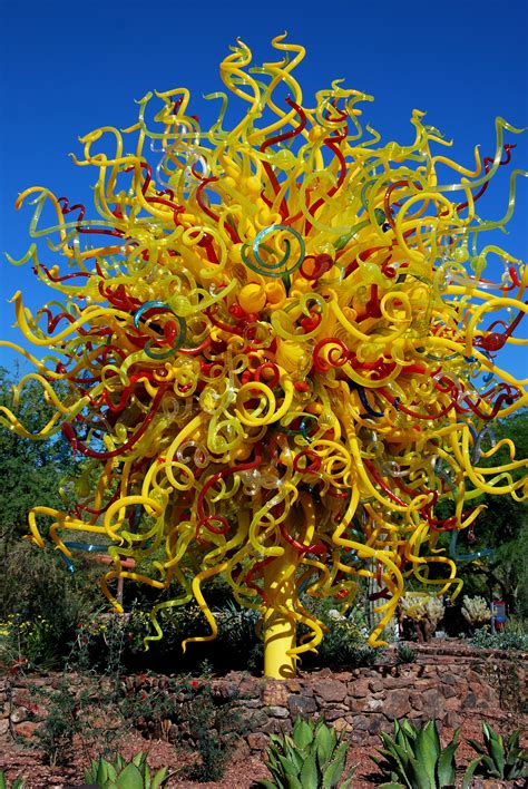 Dale Chilhuly | Chihuly, Glass sculpture, Blown glass art