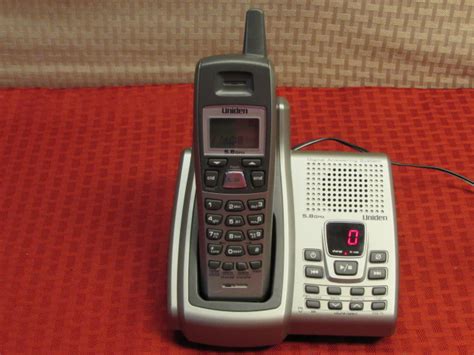 Lot Detail - UNIDEN 5.8 GHZ CORDLESS PHONE WITH ANSWERING MACHINE ...