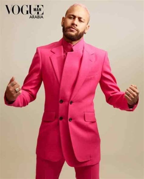 Neymar UNVEILS New Pink Hair Look On Front Cover Of Vogue | GoalBall