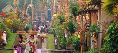 GALUNGAN CEREMONY | Travindo Bali Tours