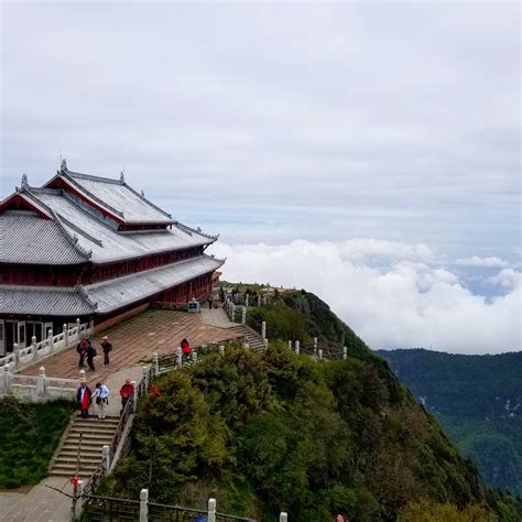 Mount Emei Golden Summit - China ChengDu Tours, Chengdu Panda Volunteer ...