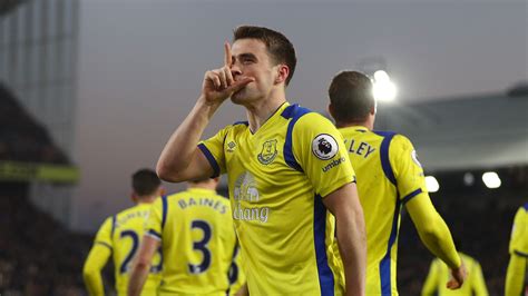 Playing The Everton Way: Seamus Coleman proves class yet again - Royal Blue Mersey