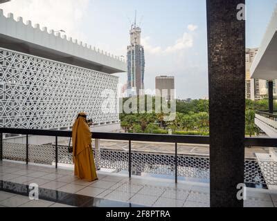 Kuala Lumpur, Mlaysia : National Mosque of Malaysia interior ...