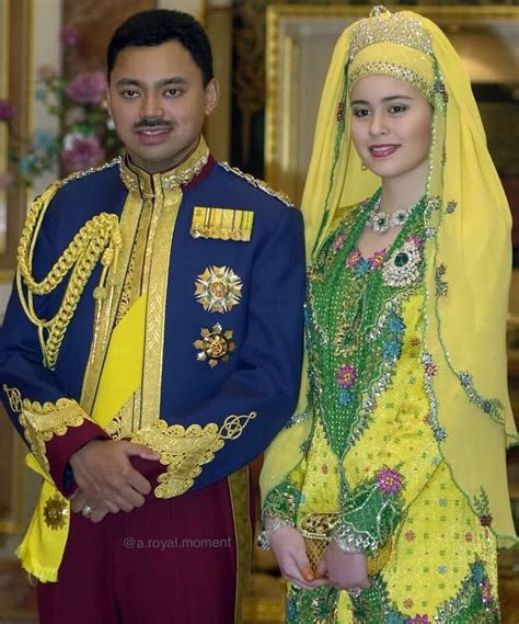 🇧🇳 #BruneiRoyalWedding Part 4 🇧🇳 The Crown Prince of Brunei and his new wife attend the Majlis ...