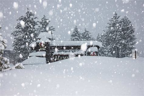 [PHOTOS] Mammoth Mountain, CA, Just Surpassed Last Season's Total Snowfall - SnowBrains