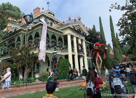 The Exclusive Way to Ride Haunted Mansion Holiday in Disneyland ...