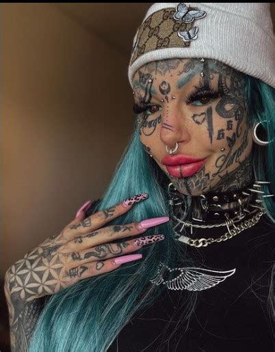 Model Says She Struggles To Get Employment With 99% Of Her Body Tattooed – GladStons