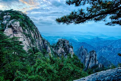 the bemused bump: Huangshan (Yellow Mountain)