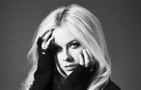 AVRIL LAVIGNE ANNOUNCES 'HEAD ABOVE WATER' 2020 WORLD TOUR - Gigs And ...