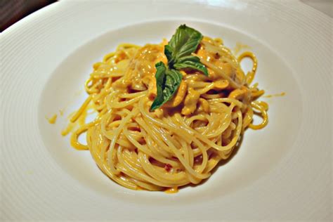 Tasting Uni Pasta at Arancino - Waikiki Restaurants