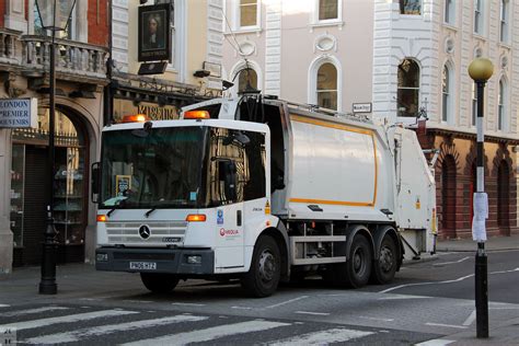 Called a bin lorry in Britain | Garbage trucks are called ma… | Flickr