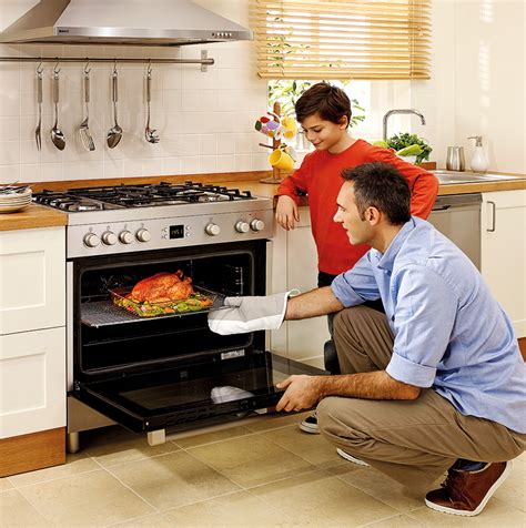 Beko Multifunction CookMaster Oven. AEROCHEF : Thanks to the Beko ovens with the AeroChef ...