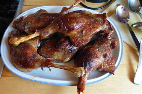 German Roasted Goose Leg And Gravy Recipe - Ester kocht