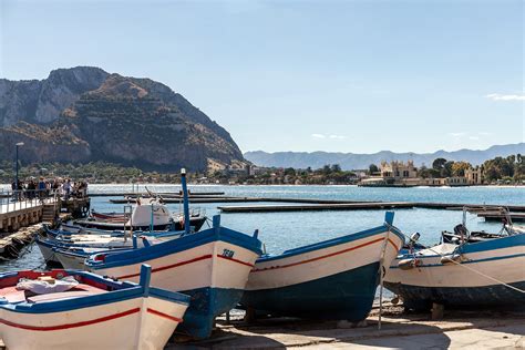 Guide to Mondello, Sicily - The Thinking Traveller