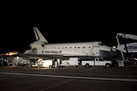 Shuttle Endeavour's Next Mission: Getting Cleaned Up for Museum Life ...