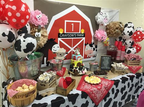 Barnyard Themed First Birthday Party ~ Everything Home Magazine