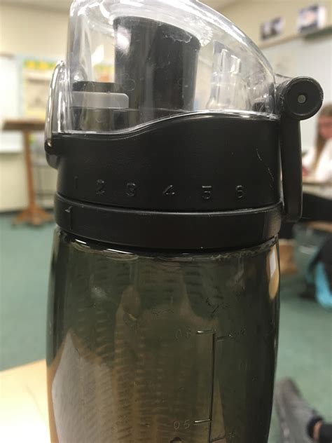 What is this dial on my water bottle for? : r/whatisthisthing