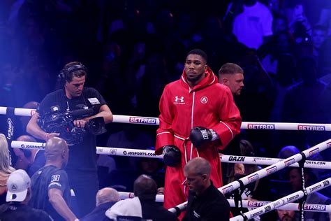 Photos: Anthony Joshua’s knockout victory over Robert Helenius