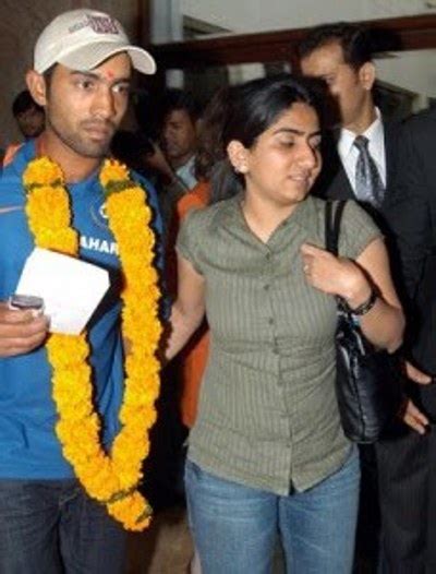 Dinesh Karthik with his wife Nikita welcome at airport ...