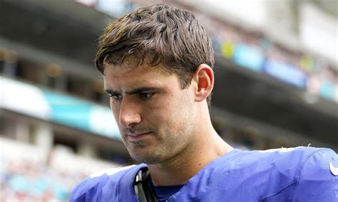 Giants QB Daniel Jones suffers game-ending neck injury vs. Dolphins