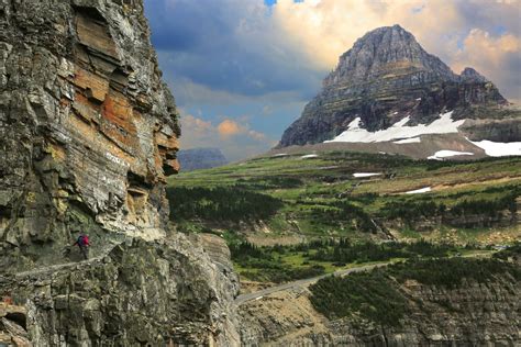 Hiking the Highline Trail near Logan Pass, Glacier National Park ...