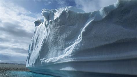 Pine Island Glacier: Manhattan-sized Antarctica iceberg breaks off