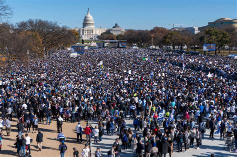 Supporters of Israel rally in Washington under heavy security, crying ...