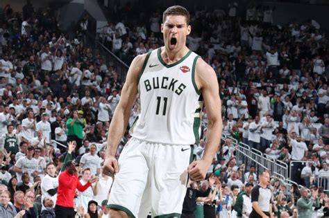 REPORT: Re-Signing Brook Lopez is a 'Priority' for Bucks This Offseason | Def Pen