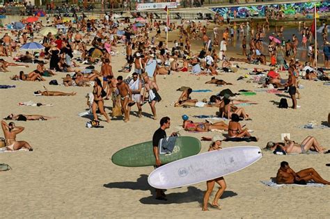 Australia swelters in spring heat wave, temperatures set to break records | The Star