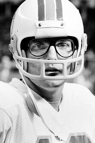 Miami Dolphins quarterback Bob Griese shows off his new glasses, 1977 : r/OldSchoolCool