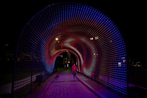 vivid sydney - Google Search | Light tunnel, Light installation, Light art installation