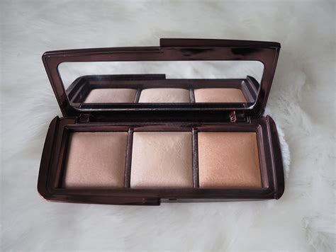 Hourglass Ambient Lighting Palette review - A Woman's Confidence