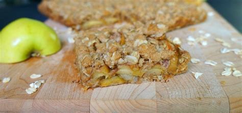 Easy Apple Cinnamon Oatmeal Bars Recipe