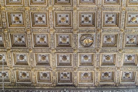 Interior of Saint Mary Major Basilica (Basilica di Santa Maria Maggiore ...