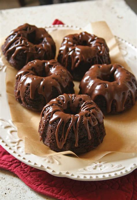 Mini-Chocolate Bundt Cake Recipe | Mini chocolate bundt cake recipe ...