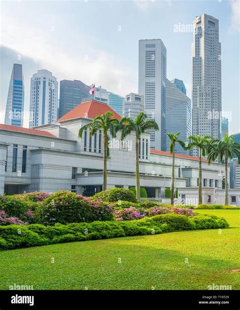 Singapore Parliament building city skyline in background Stock Photo - Alamy