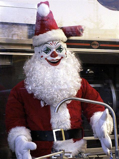 Scary Santa Claus Pictures | Top 10 Pictures | Creepy christmas, Creepy clown, Santa claus pictures