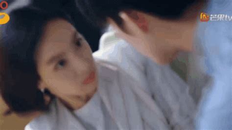 Kabedon Find Yourself GIF - Kabedon Find Yourself Song Weilong - Discover & Share GIFs