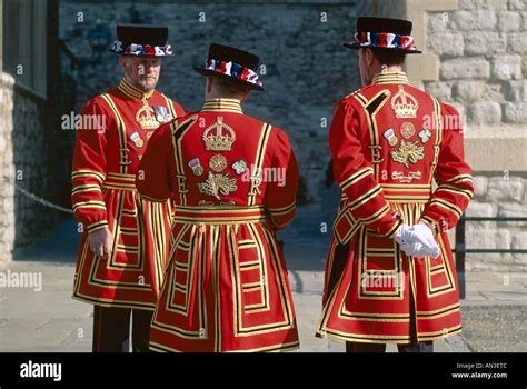 Tower of London / Beefeaters, London, England Stock Photo: 8799755 - Alamy