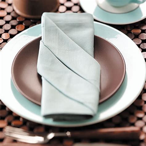 How to Fold a Napkin 8 Easy Ways | Cloth napkin folding, Paper napkin ...