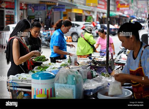 Street Food Pattaya Thailand Stock Photo - Alamy