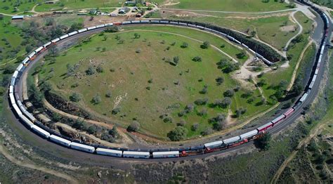 Birdseye View Of The Tehachapi Loop - Train Fanatics