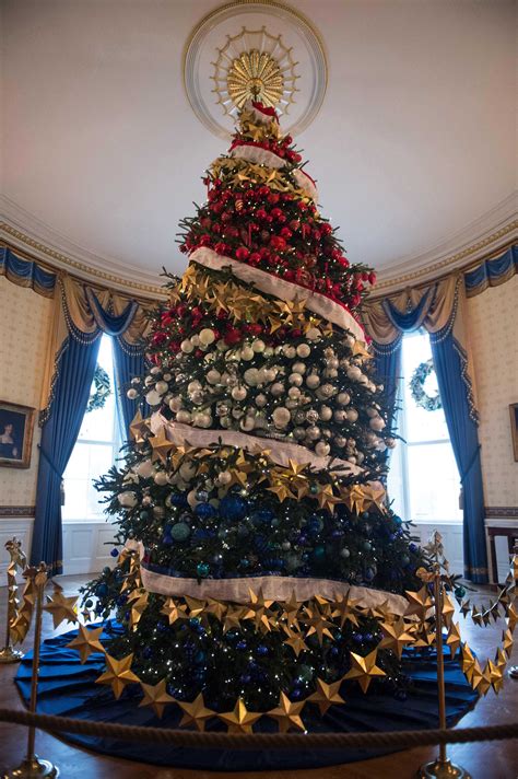 official-white-house-christmas-tree-2015-blue-room-ftr Patriotic ...