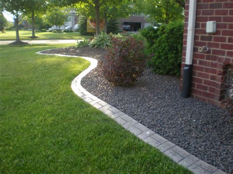 Landscape Edging Ideas - 545 Lawn Care Inc.