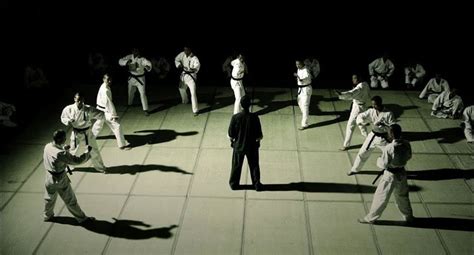 Ip Man vs. 10 black belts - One of the best fight scenes ever created ...