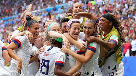 US women's soccer team to earn equal pay in landmark deal - Good ...